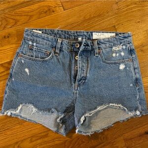 Rag & bone short, 27. Barely worn. Great condition.